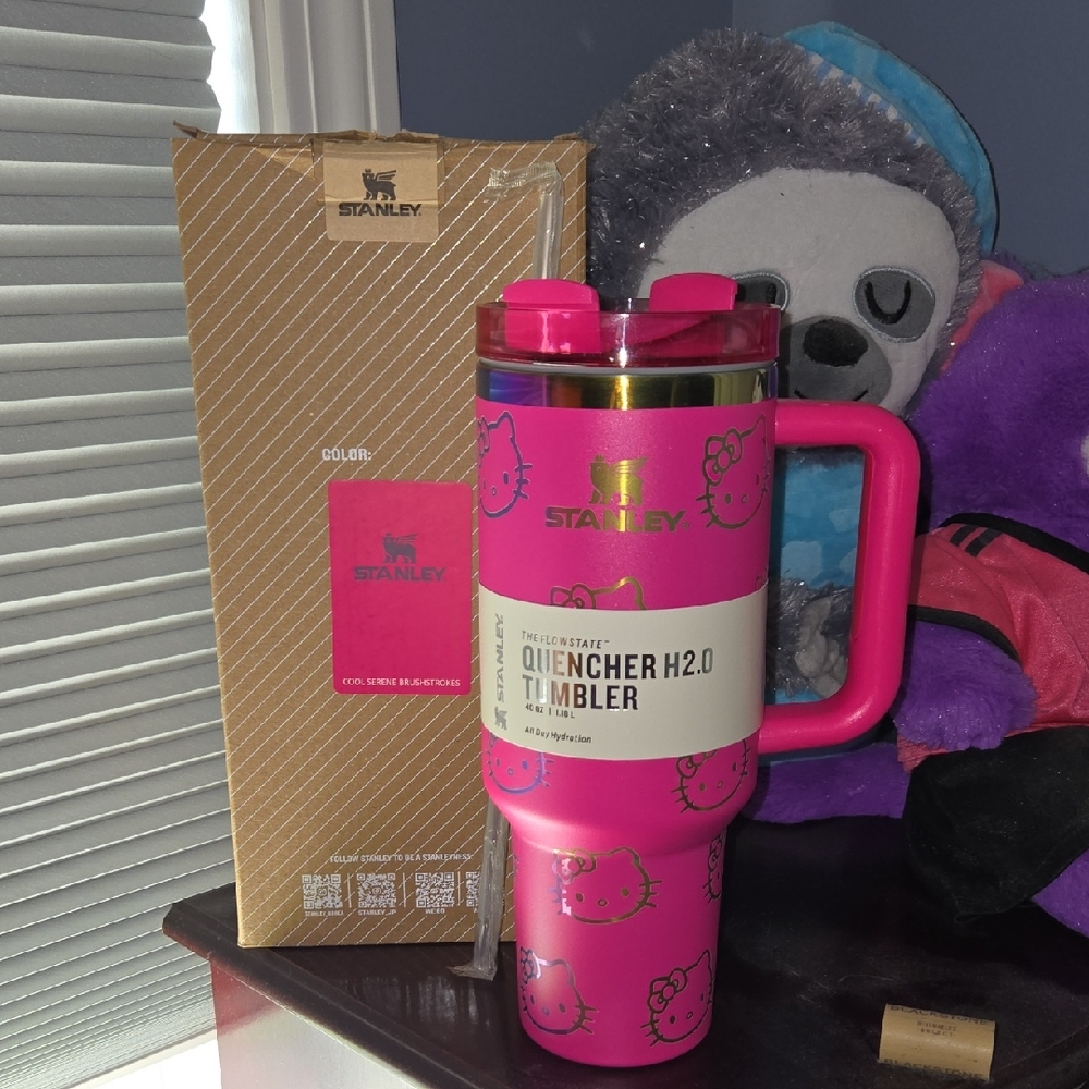 Stanley Hello Kitty Pink 40 Oz Stainless Quencher Tumbler with Handle